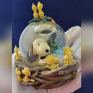 VINTAGE PEANUTS SNOOPY and WOODSTOCK IN A NEST SNOWGLOBE - VG Condition Westland